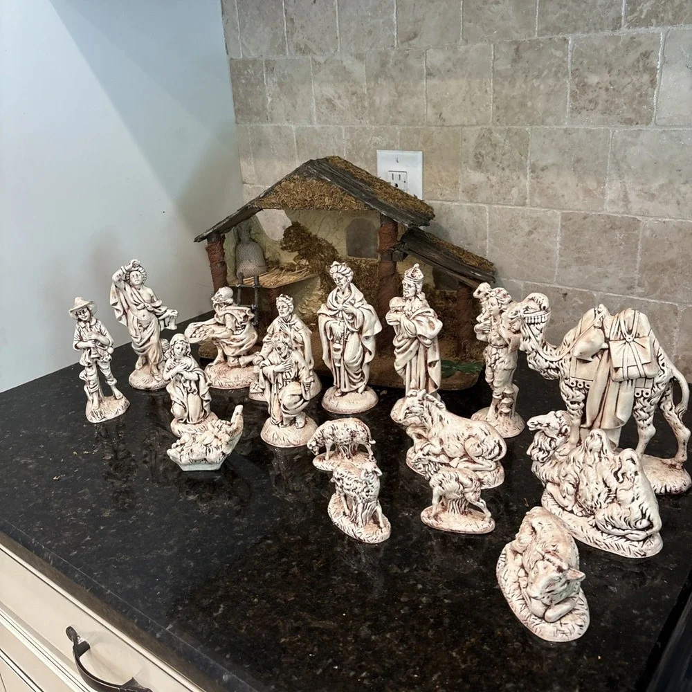 Vintage Atlantic Mold Nativity Set 17 Piece Ceramic Figures w/ Stable Christmas